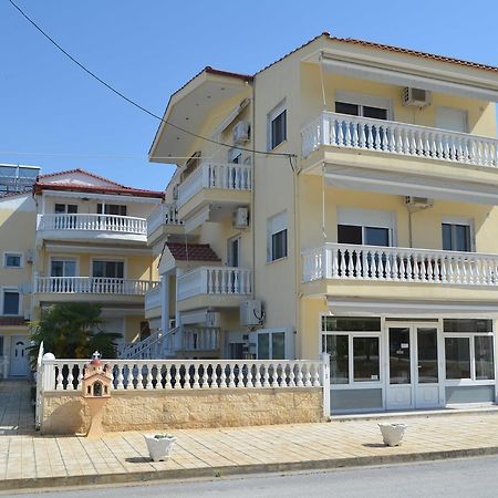 Irini Apartments 克拉默特 外观 照片