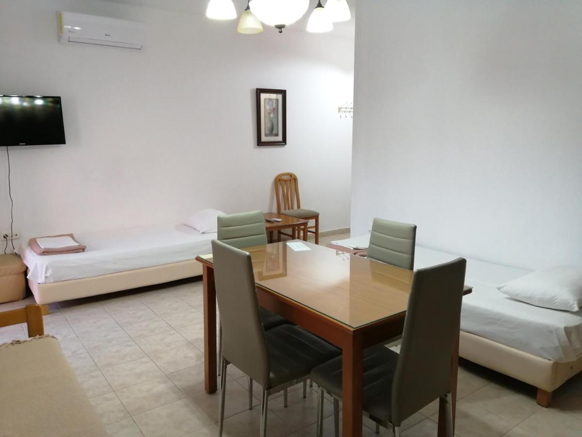 Irini Apartments 克拉默特 外观 照片