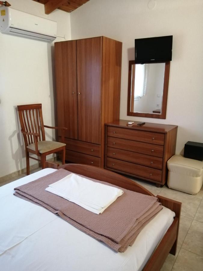 Irini Apartments 克拉默特 外观 照片