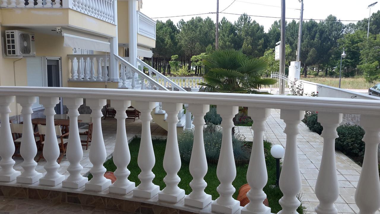 Irini Apartments 克拉默特 外观 照片