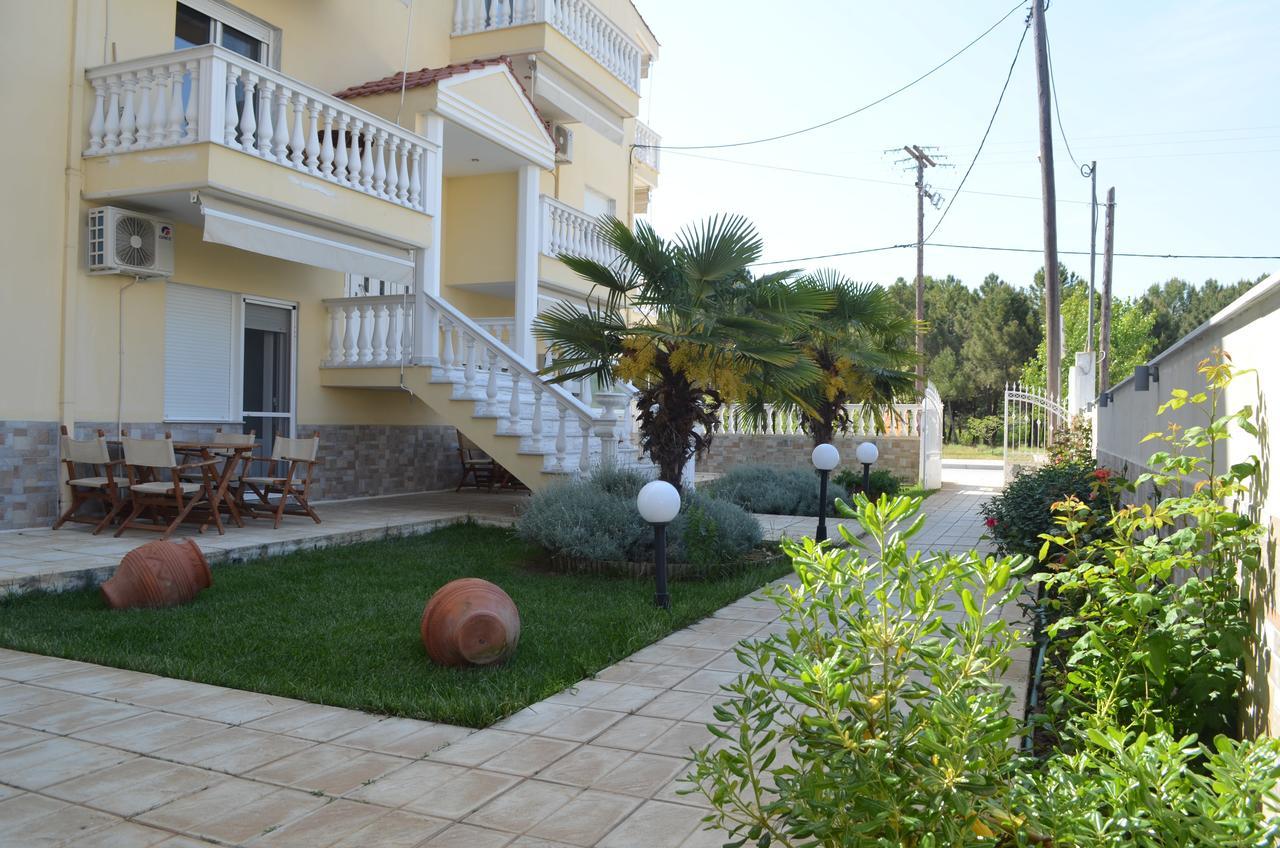 Irini Apartments 克拉默特 外观 照片